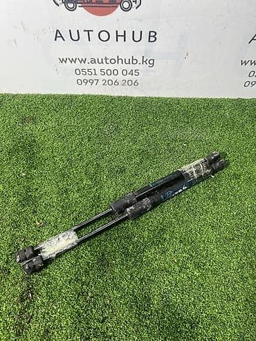 Амортизаторы капота Hyundai, Б/у, Оригинал at lalafo.kg Амортизаторы капота Hyundai, Б/у, Оригинал