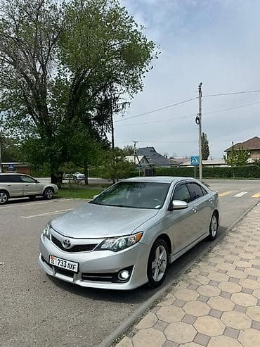b class: Toyota Camry: 2014 г., 2.5 л, Автомат, Бензин, Седан — 2