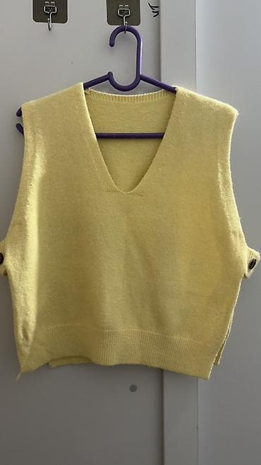 Женский вязаный жилет без рукавов - Цвет: пастельно-жёлтый (лимонный) at lalafo.kg Женский вязаный жилет без рукавов - Цвет: пастельно-жёлтый (лимонный)