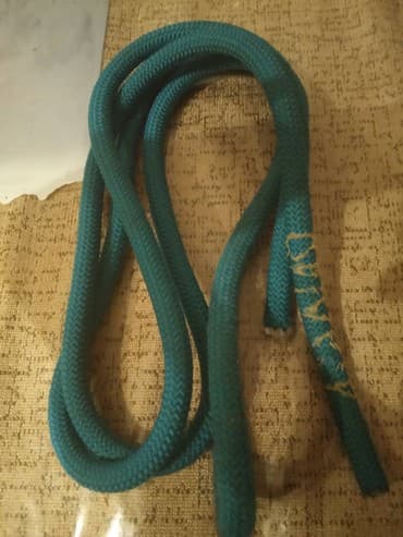 купить страйкбольный автомат калашникова бу: Скакалка спортивная ( художественная гимнастика на 4-5 лет. Есть — 3