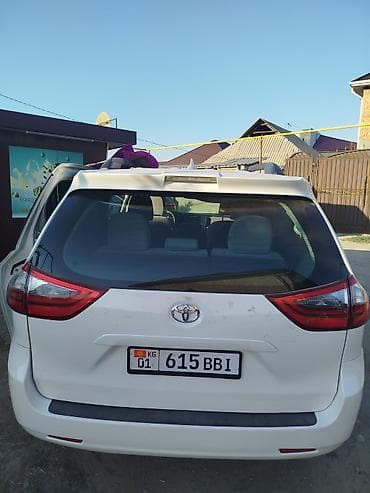 prius plus: Toyota Sienna: 2020 г., Минивэн — 4