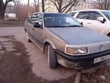 моющий пылесос для химчистки салона автомобиля бу: Volkswagen Passat: 1989 г., 1.8 л, Механика, Бензин, Седан — 2