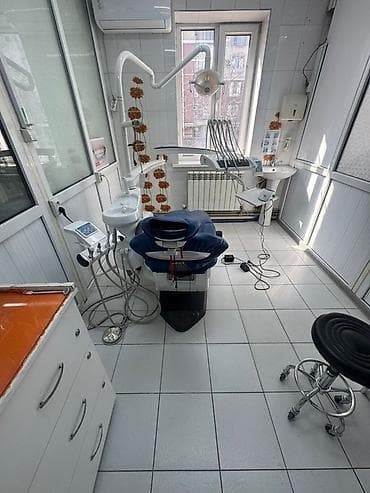 Медицинская одежда: Стоматологическая установка с креслом-лежаком и навесным модулем — 2