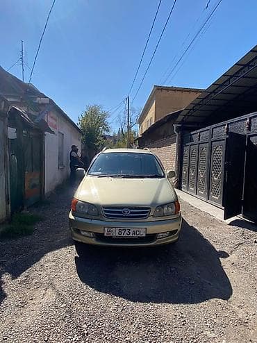 mini v: Toyota Ipsum: 2000 г., 2 л, Автомат, Бензин, Минивэн — 5