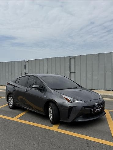 byd e2 2023: Toyota Prius: 2019 г., 1.8 л, Вариатор, Гибрид, Хэтчбэк — 5