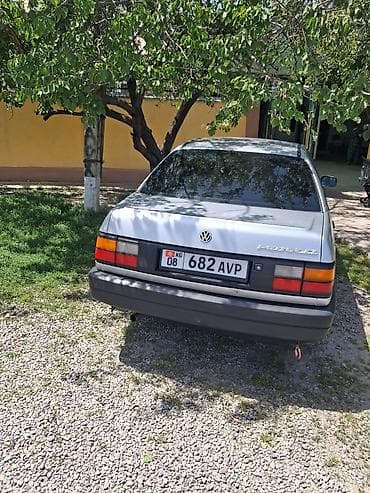 авто фортранзит: Volkswagen Passat B3, седан, серебристый цвет кузова. 1989 год 1.8 — 6