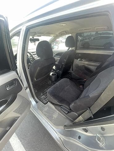 corolla e150: Mitsubishi Grandis: 2006 г., Автомат, Бензин, Минивэн — 6