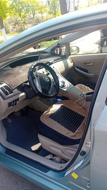 Продажа авто: Toyota Prius: 2015 г., 1.8 л, Автомат, Гибрид, Хэтчбэк — 6