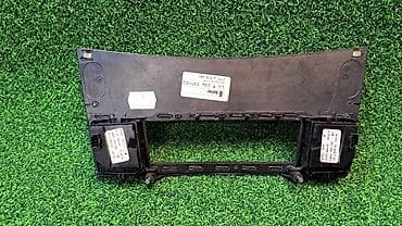 m111 2 2: Накладка центральная Е60 9 156 039 Год 2008 В отличном состоянии — 2