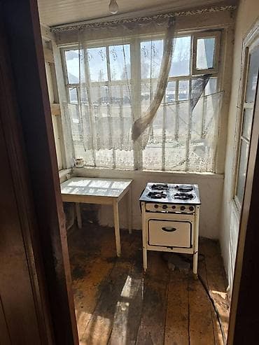 Үйлөрдү ижарага берүү: Сдается жилой дом с участком. 8 соток 6 комнат. Район рынка Баткен по — 7
