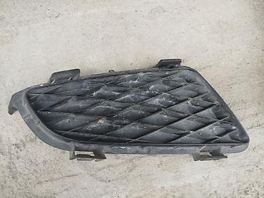 жалюзи наружные: Решетка радиатора Mazda 2003 г., Б/у, Оригинал — 3