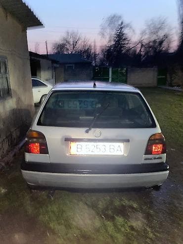 Volkswagen Golf: 1993 г., 1.4 л, Кол менен иштөөчү, Бензин, Хетчбек — 3