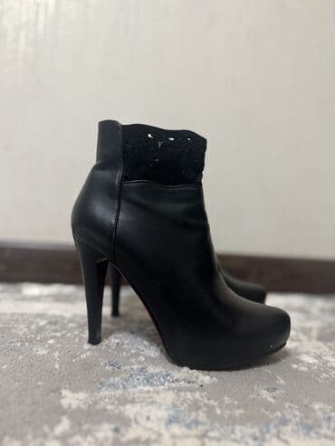 обувь напрокат: Продаётся в отличном состоянии. Цена договорная! — 1