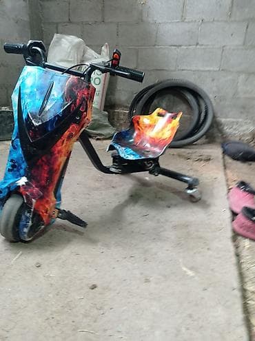 Спорт и хобби: Электрический дрифт‑трайн (drift trike) с сиденьем - Форм‑фактор — 1