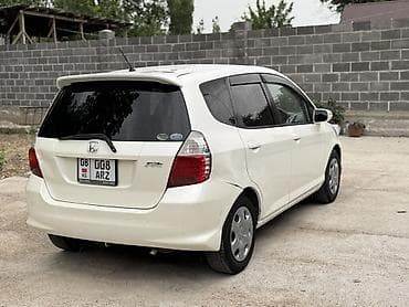 Унаа сатуу: Honda Fit: 2005 г., 1.3 л, Автомат, Бензин, Хетчбек — 4