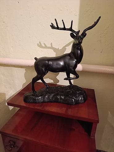 коньки купить: Скульптура антиквариат «Олень» из литого чугуна - Материал: литой — 1