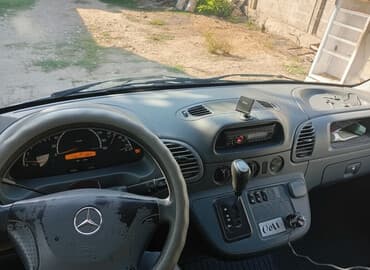 дом обмен на авто: Легкий грузовик, Mercedes-Benz — 1