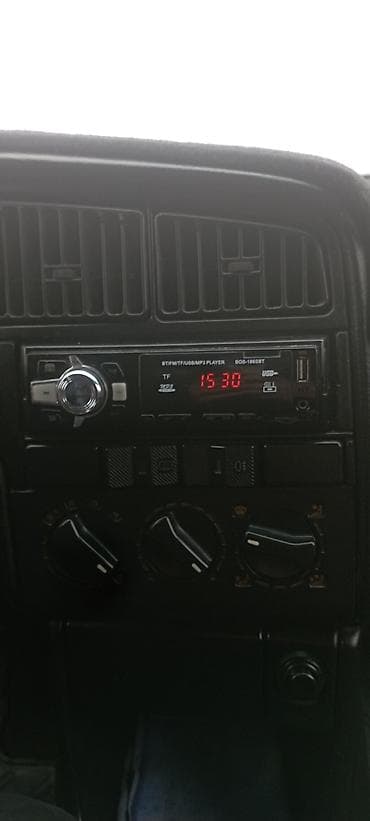 только обмен авто: Volkswagen Passat: 1989 г., 1.8 л, Механика, Бензин, Седан — 10