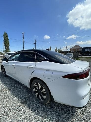 a class: GAC Aion S белый седан с черной крышей Кузов и дизайн: - — 4