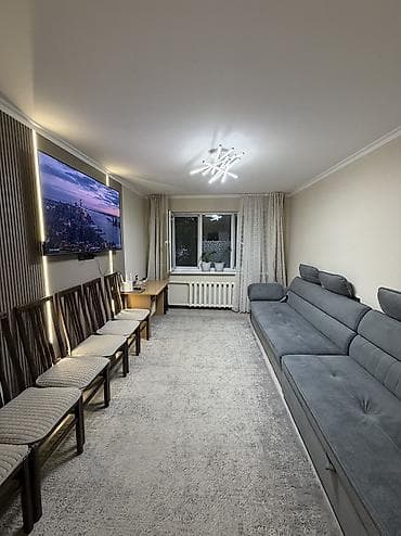 🏡 Продаётся 2-комнатная квартира в 8 микрорайоне! 📍 Локация: 8 — 5