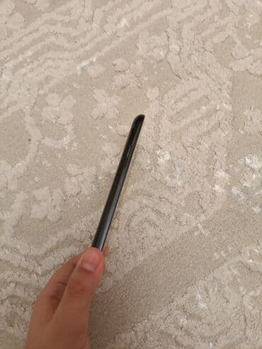 нарын телефоны: Смартфон (черный цвет), тонкий корпус. Особенности и элементы: - — 4