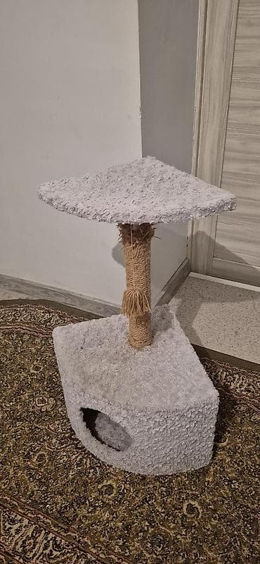 игрушка для кота: Домик для кошки и когтеточка в одном в хорошем состоянии. - — 2