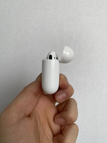 coros pace: AirPods 2.1 Оригинал (Б/У) Без комплекта Заряд держит хорошо Правая — 4