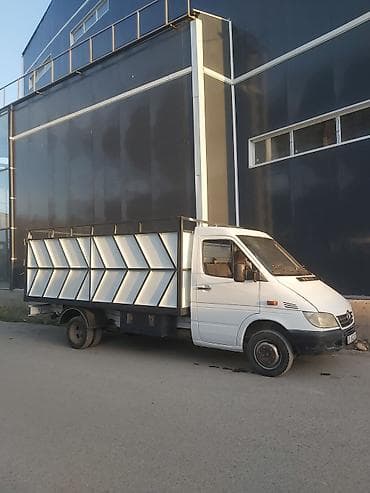 Буйрутма берүү Мерседес жүк ташуучу спринтер, Курулуш таштандыларын чыгаруу, Жүк ташуучу жумушчусу менен — 2
