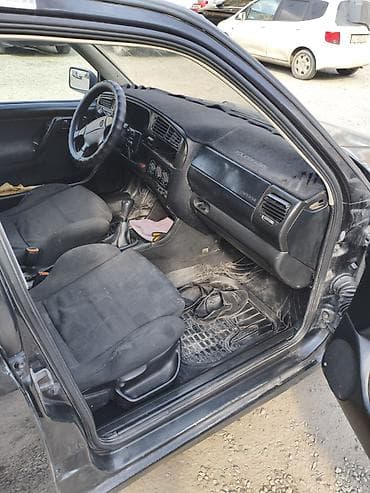Транспорт: Volkswagen Golf: 1993 г., 1.8 л, Кол менен иштөөчү, Бензин, Хетчбек — 8