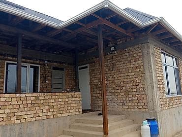 Баш булакта Уй сатылат 10сотик жери 2 комната буткон