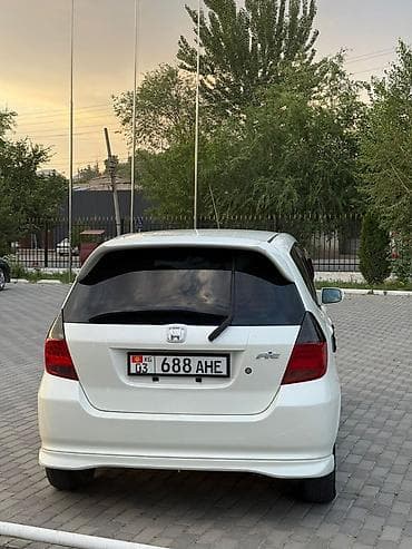 Продажа авто: Honda Fit: 2003 г., 1.5 л, Вариатор, Бензин, Хэтчбэк — 4