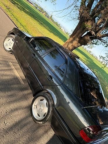 gs 250: Mercedes-Benz C-Class: 1995 г., 2 л, Механика, Бензин, Седан — 4