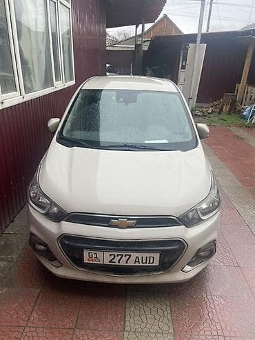 Chevrolet Spark: 2016 г., 1 л, Автомат, Бензин, Хэтчбэк