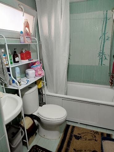 пишпек продаю дом: Полдома, 52 м², 3 комнаты, Собственник — 9