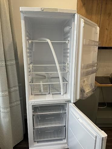 mini refrigerator: Холодильник Indesit, Новый, Двухкамерный, De frost (капельный), 60 * 185 * 65 — 5