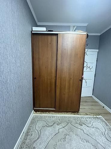 шкаф для одежды купе: Продается Шкаф-купе с раздвижными дверями, отделка под натуральное — 2