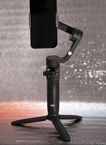 Стабилизатор для смартфона (гимбал) со встроенным штативом и