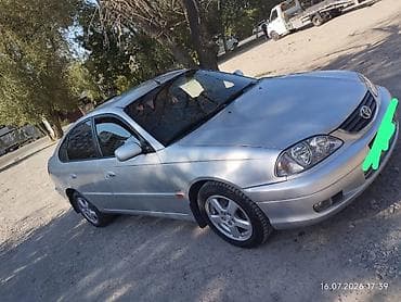 transporter multivan: Toyota Avensis: 2001 г., 1.8 л, Механика, Бензин, Лифтбек — 5