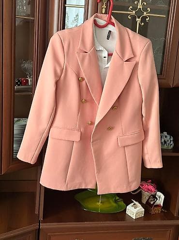 Женскии пиджак 1600