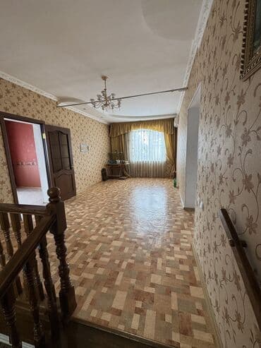 продаю дом село кут: Гостевой дом в отдельно стоящем 3-этажном коттедже. Район — 11