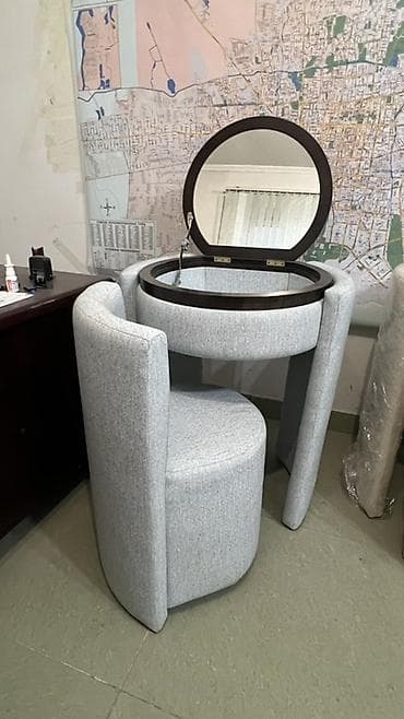 столы с зеркалом: Туалетный столик, С зеркалом, цвет - Серый, Другой материал — 2