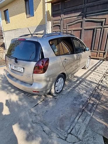 внедорожник авто: Toyota Corolla Verso: 2003 г., Механика, Бензин, Минивэн — 4