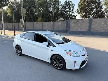 Toyota Prius: 2015 г., Вариатор, Гибрид, Хэтчбэк at lalafo.kg Toyota Prius: 2015 г., Вариатор, Гибрид, Хэтчбэк