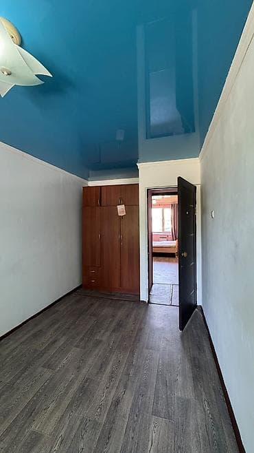 салон красоты продаю: 3 комнаты, 58 м², 104 серия, 2 этаж, Косметический ремонт — 7