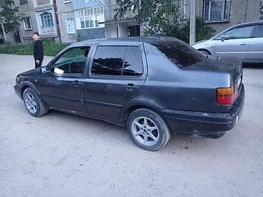 step rf3: Volkswagen Vento: 1994 г., Механика, Бензин, Седан — 2