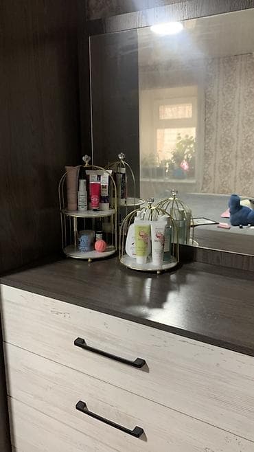 Сүрөттөр жана портреттер: Декоративные органайзеры для косметики в виде мини‑этажерок - — 1