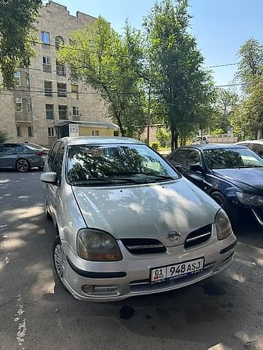 Nissan Almera Tino: 2001 г., 1.8 л, Механика, Бензин, Хэтчбэк