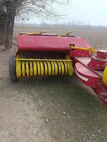 зерновой комбайн класс: Пресс-подборщик тюковый, прицепной срочна хорошим состояние - Тип — 3