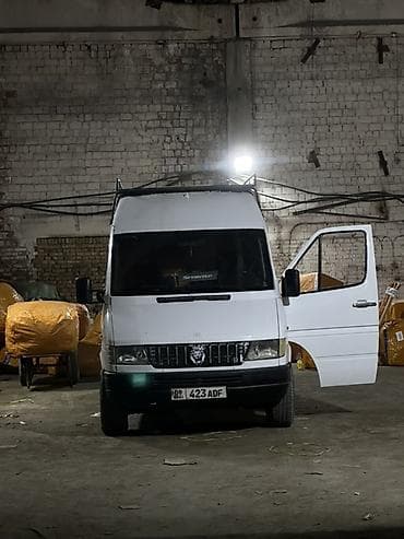 чанган юни с: Mercedes-Benz Спринтер: 1998 г., Фургон — 1