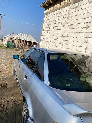 Audi 80: 1988 г., Механика, Бензин, Седан